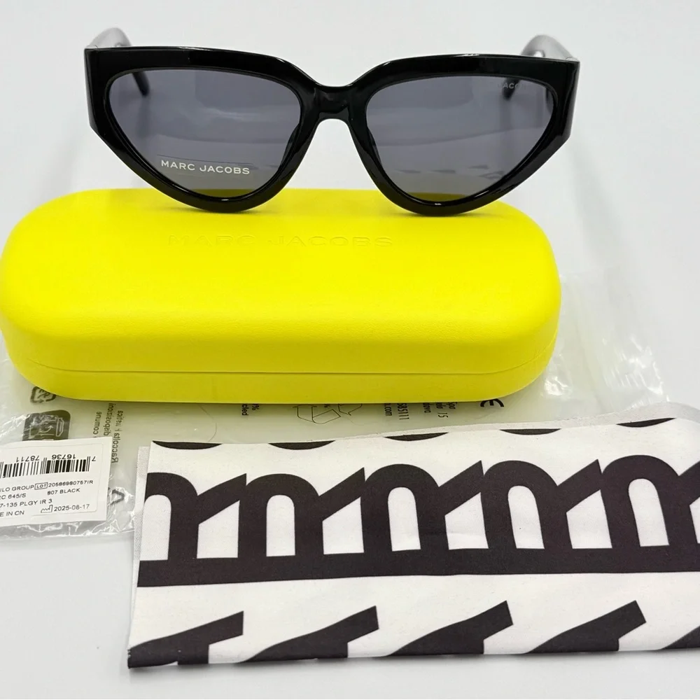 Marc Jacobs Cat Eye Sunglasses 645/s Glossy Black w/ Grey Lens 57m Fashion Frame